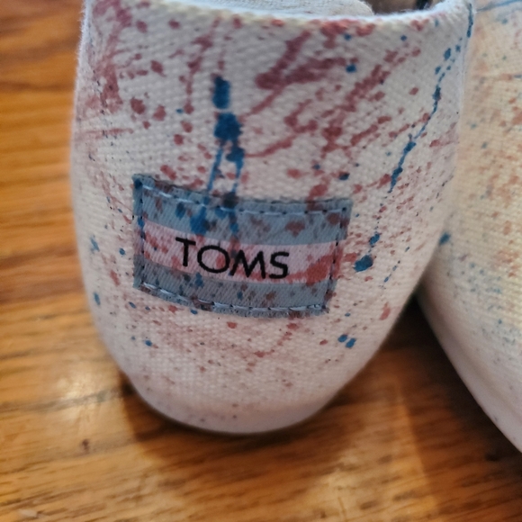 Brand new White Tom's paint splattered - Picture 2 of 4